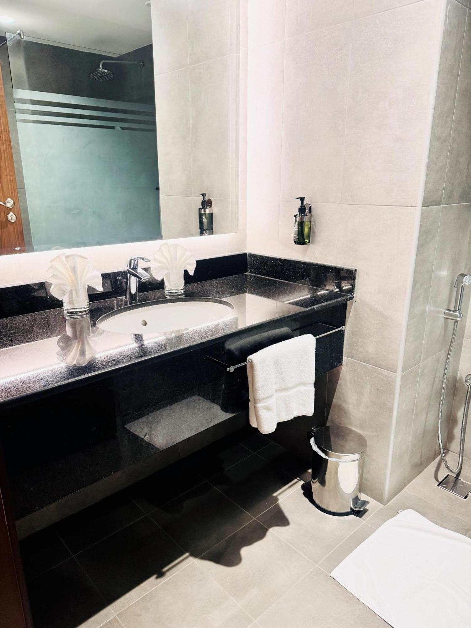 Kyriad Hotel Salalah Extérieur photo